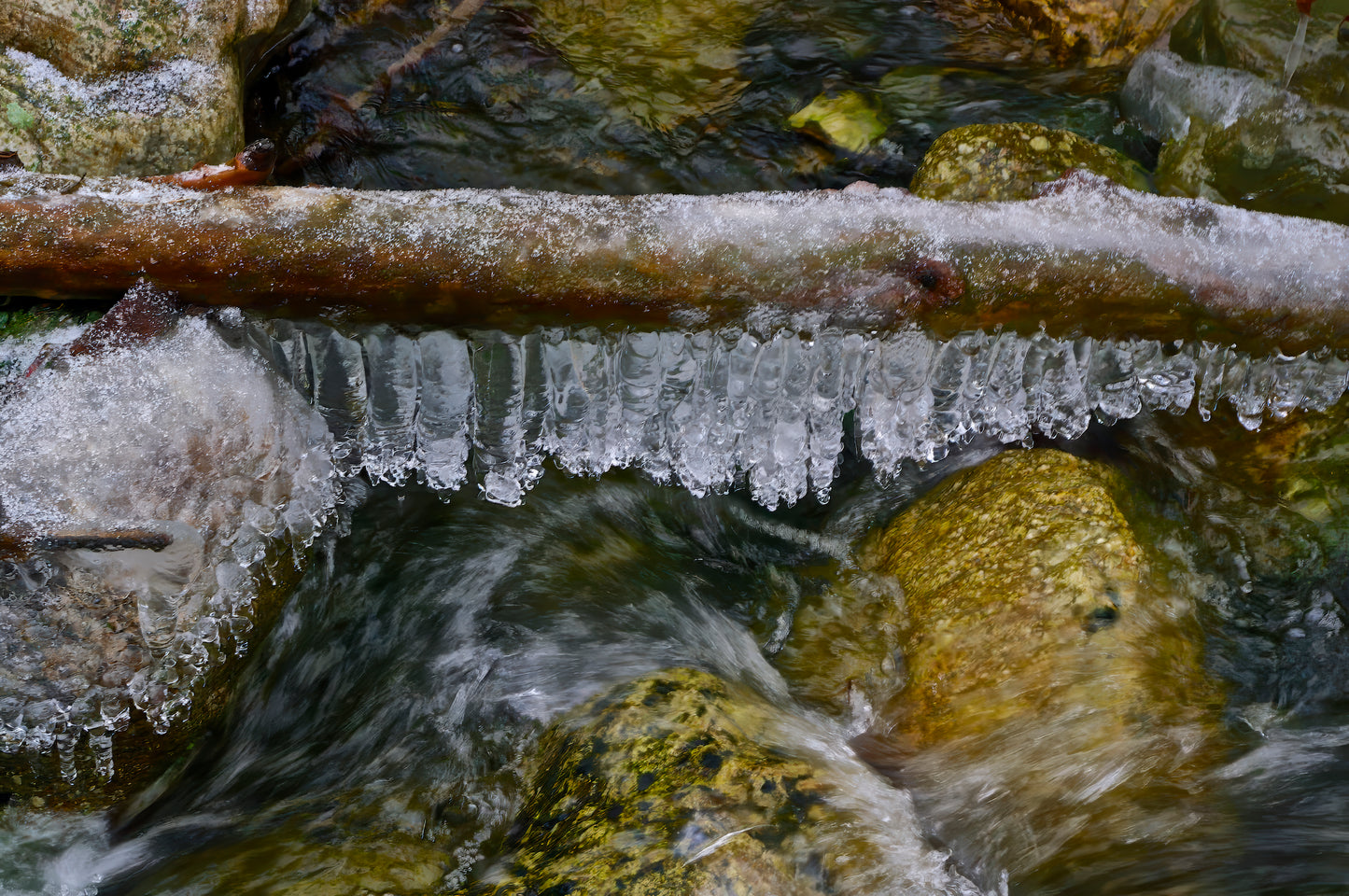 Resonance of Winter Chimes